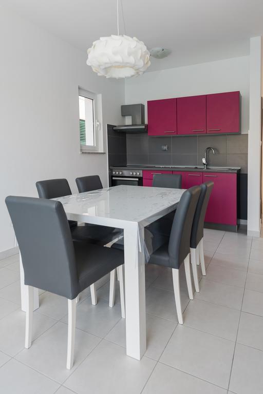 Apartment Dragan Grubisic Primosten Exterior photo